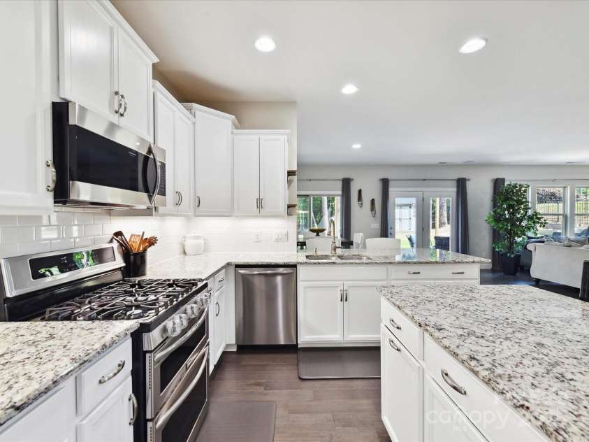16404 Mckee Ridge Drive, Charlotte, NC 28278.  MLS# CAR4224178, YatesRealty ID 13977. Functional Layout