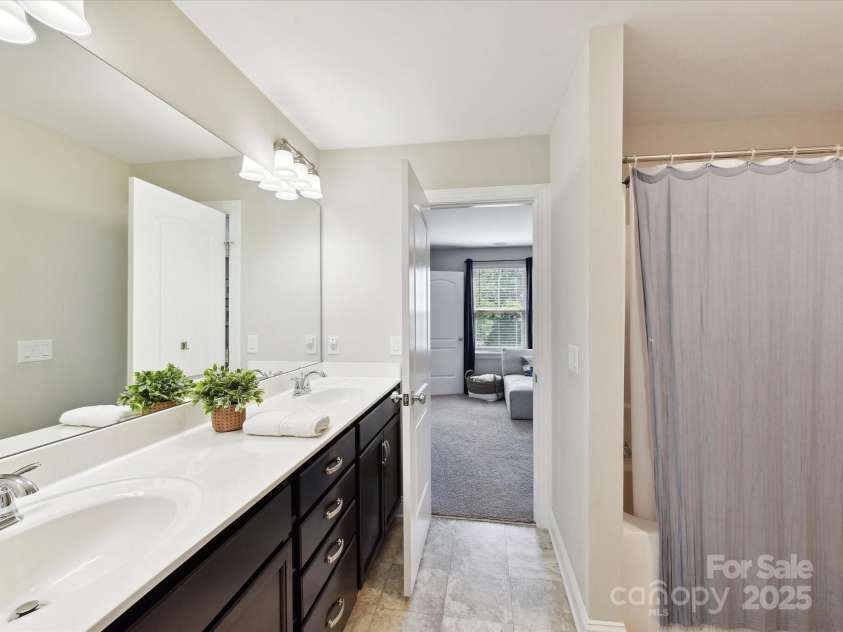 16404 Mckee Ridge Drive, Charlotte, NC 28278.  MLS# CAR4224178, YatesRealty ID 13977. Jack & Jill Style