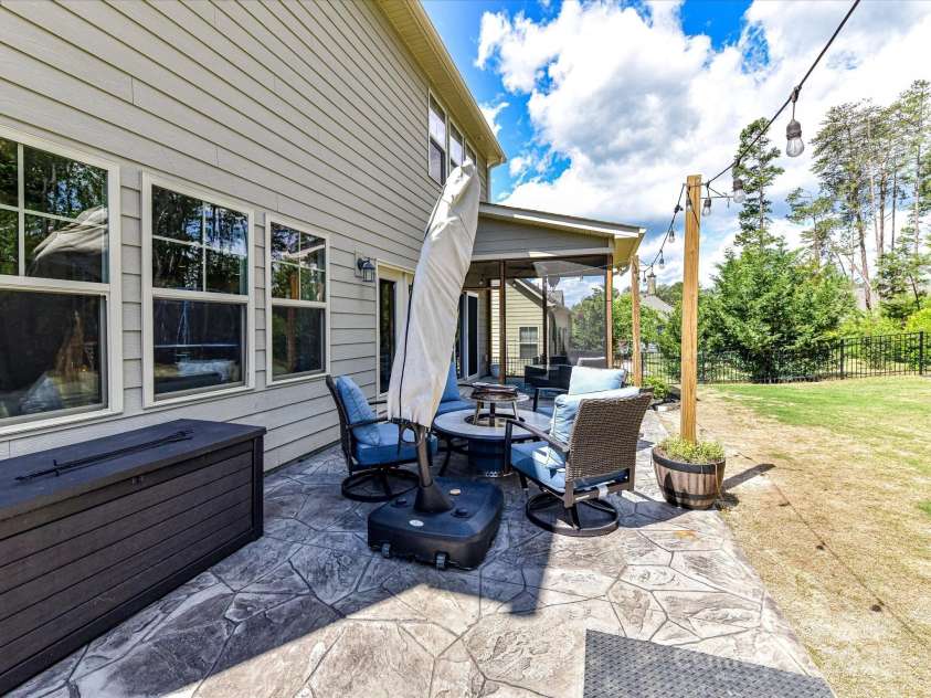 16404 Mckee Ridge Drive, Charlotte, NC 28278.  MLS# CAR4224178, YatesRealty ID 13977. Outdoor Living