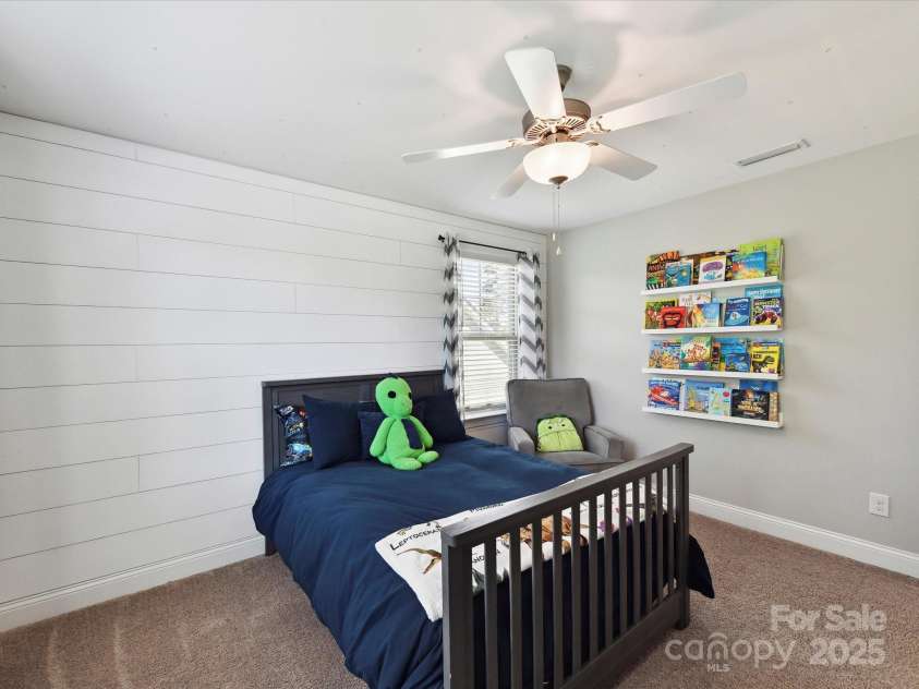 16404 Mckee Ridge Drive, Charlotte, NC 28278.  MLS# CAR4224178, YatesRealty ID 13977. Shiplap Wall