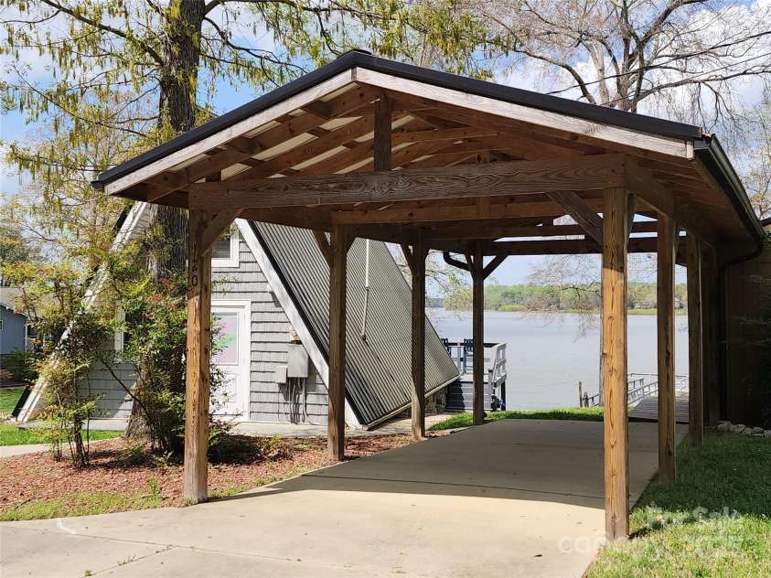120 Ole Point Lane, Salisbury, NC 28146.  MLS# CAR4232368, YatesRealty ID 13979. 