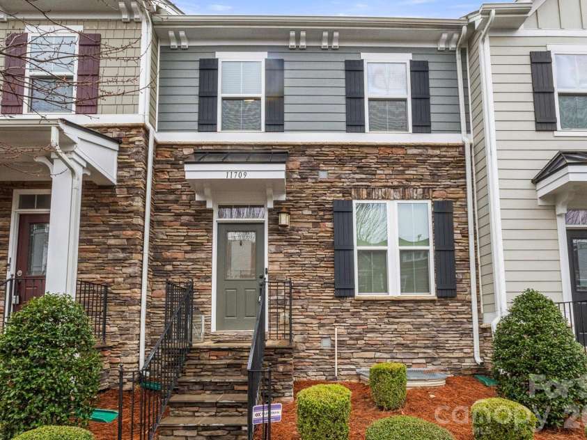 11709 Blessington Road, Huntersville, NC 28078.  MLS# CAR4352776, YatesRealty ID 13980. 