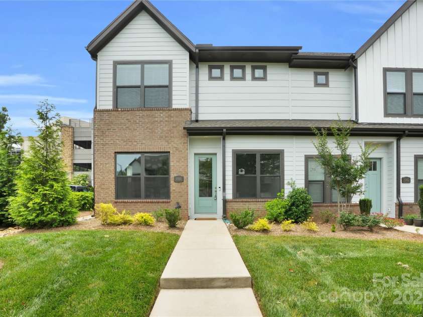 5946 Ardrey Kell Road, Charlotte, NC 28277.  MLS# CAR4258861, YatesRealty ID 13980. 