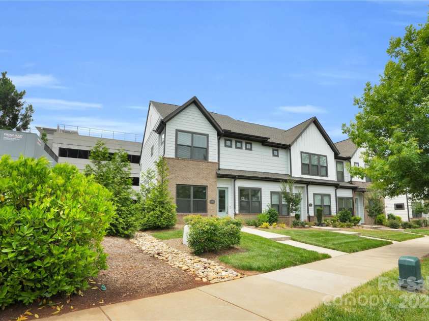 5946 Ardrey Kell Road, Charlotte, NC 28277.  MLS# CAR4258861, YatesRealty ID 13980. 