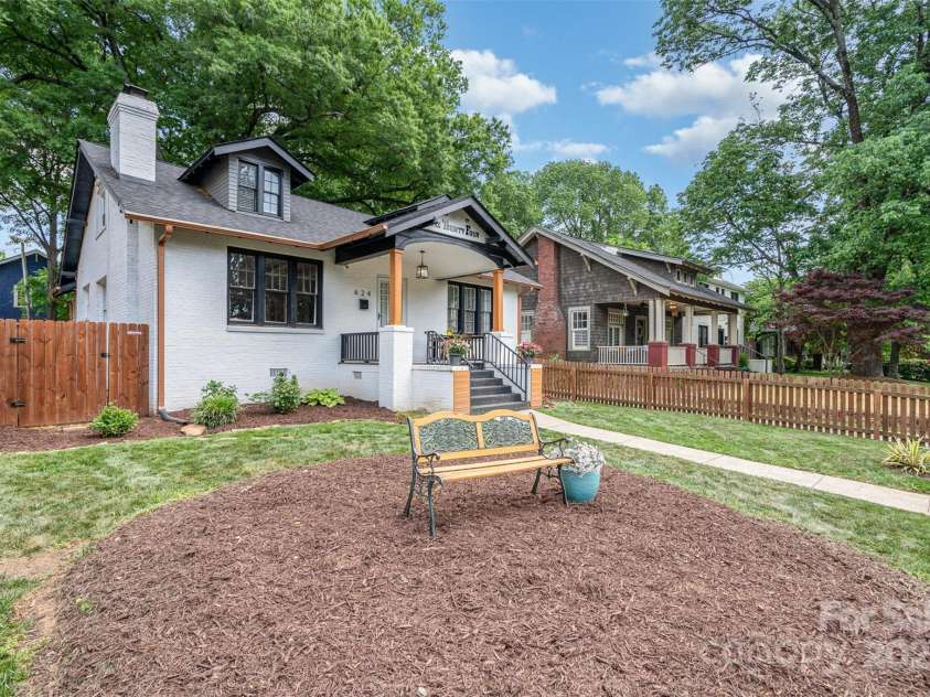 624 Oakland Avenue, Charlotte, NC 28204.  MLS# CAR4253289, YatesRealty ID 13981. 