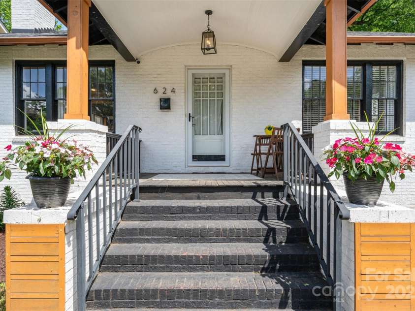 624 Oakland Avenue, Charlotte, NC 28204.  MLS# CAR4253289, YatesRealty ID 13981. 
