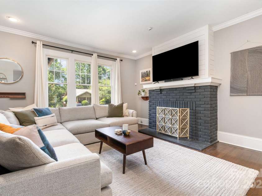 624 Oakland Avenue, Charlotte, NC 28204.  MLS# CAR4253289, YatesRealty ID 13981. 