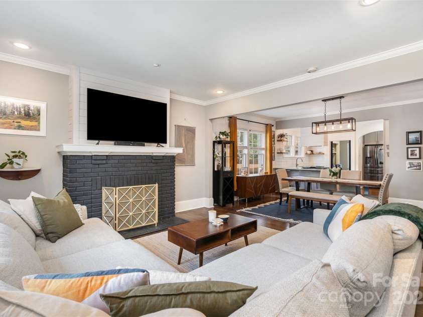 624 Oakland Avenue, Charlotte, NC 28204.  MLS# CAR4253289, YatesRealty ID 13981. 