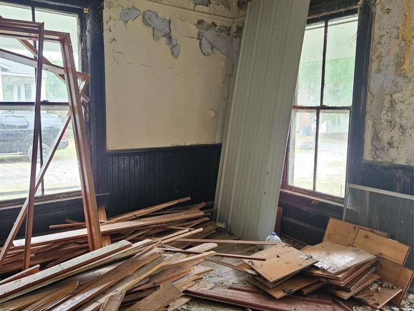 105 Second Avenue, Mount Gilead, NC 27306.  MLS# CAR4253693, YatesRealty ID 13982. 