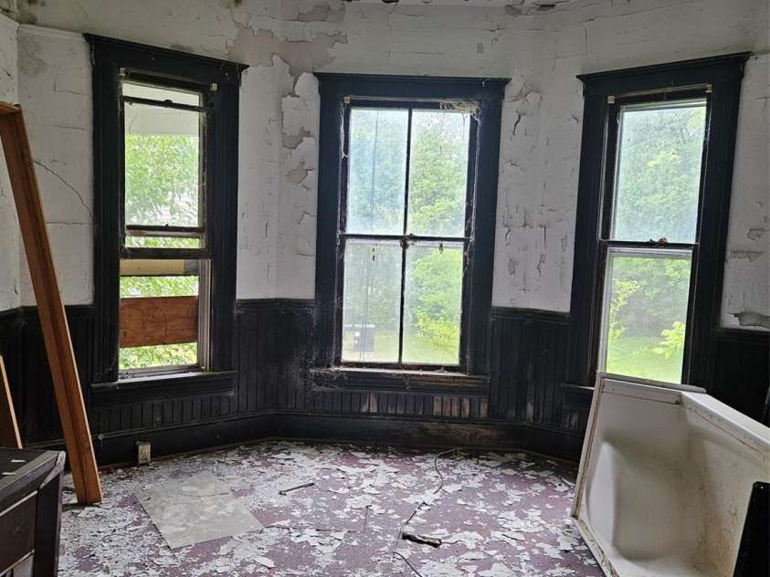 105 Second Avenue, Mount Gilead, NC 27306.  MLS# CAR4253693, YatesRealty ID 13982. 