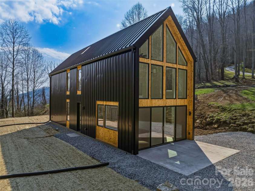 710 Kendal Drive, Leicester, NC 28748.  MLS# CAR4362024, YatesRealty ID 13982. 