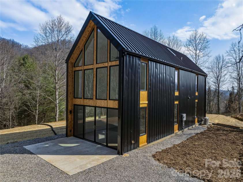 710 Kendal Drive, Leicester, NC 28748.  MLS# CAR4362024, YatesRealty ID 13982. 