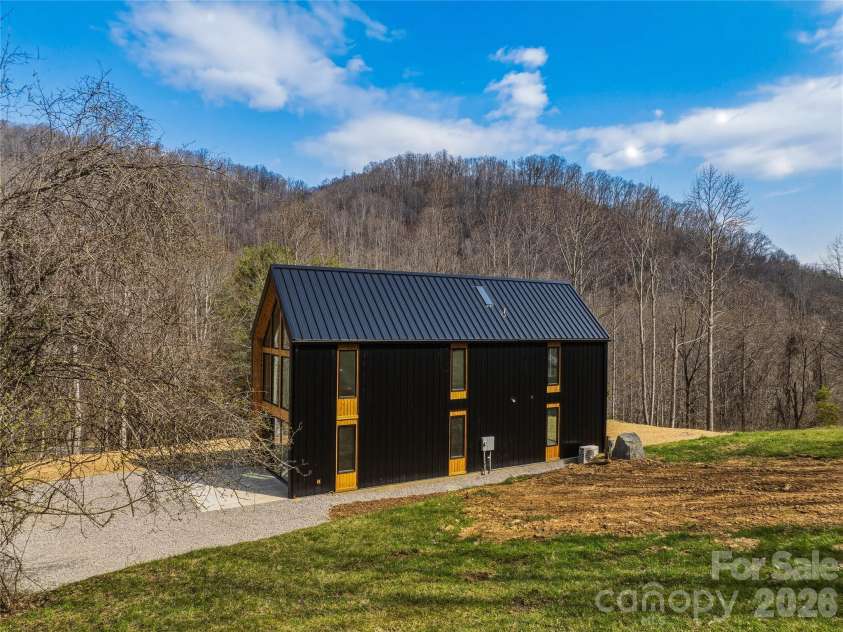 710 Kendal Drive, Leicester, NC 28748.  MLS# CAR4362024, YatesRealty ID 13982. 