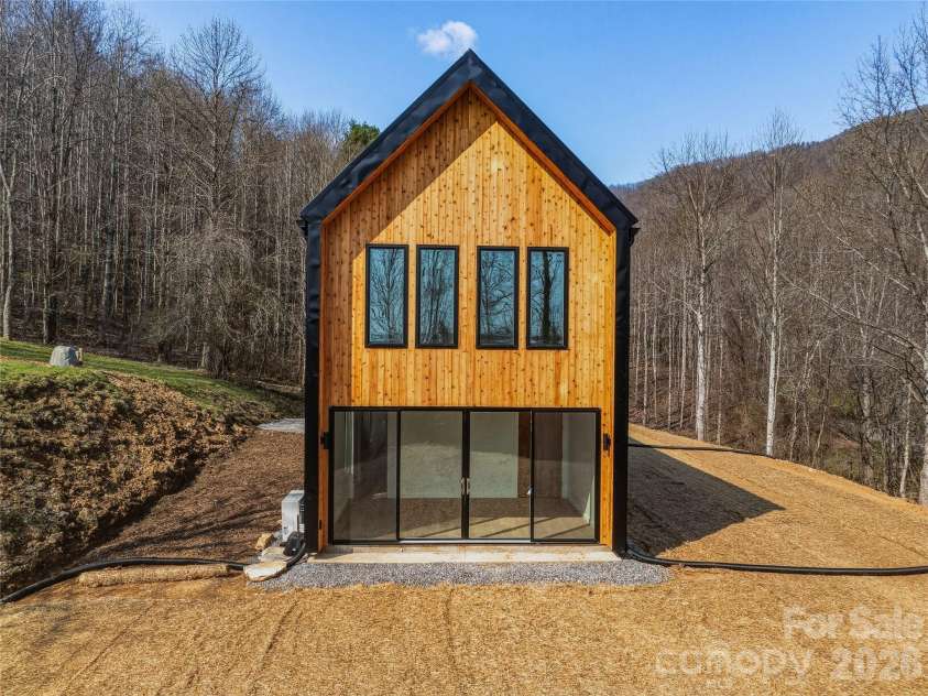 710 Kendal Drive, Leicester, NC 28748.  MLS# CAR4362024, YatesRealty ID 13982. 