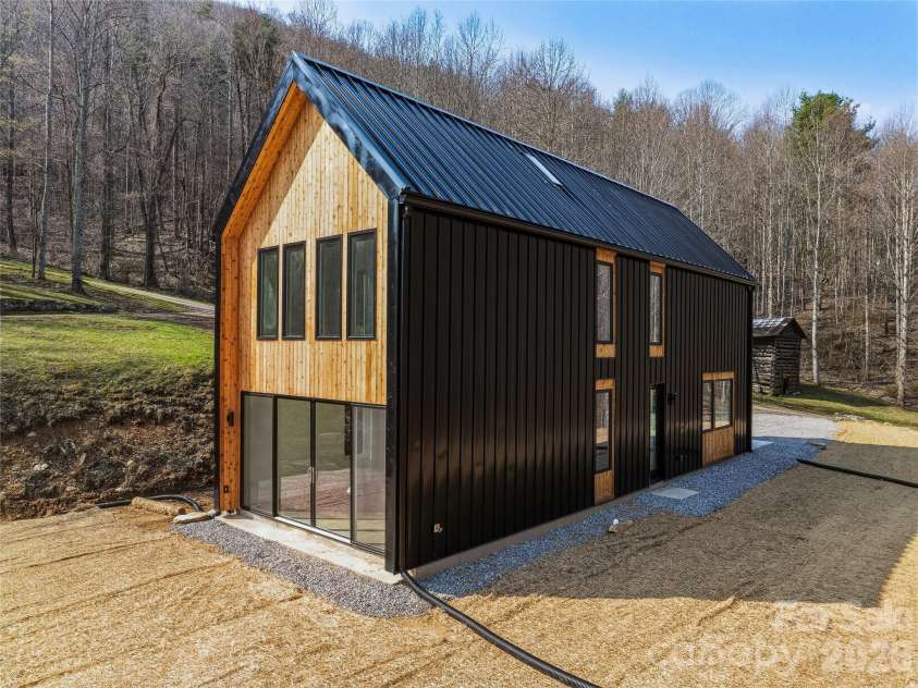 710 Kendal Drive, Leicester, NC 28748.  MLS# CAR4362024, YatesRealty ID 13982. 