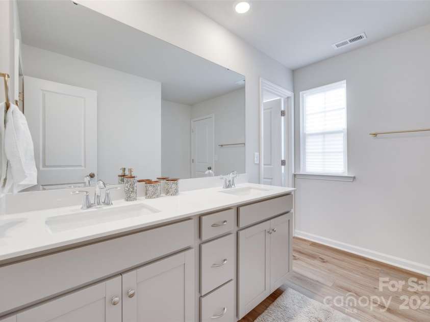 3101 Virginia Trail Court, Fort Mill, SC 29715.  MLS# CAR4259389, YatesRealty ID 13983. 