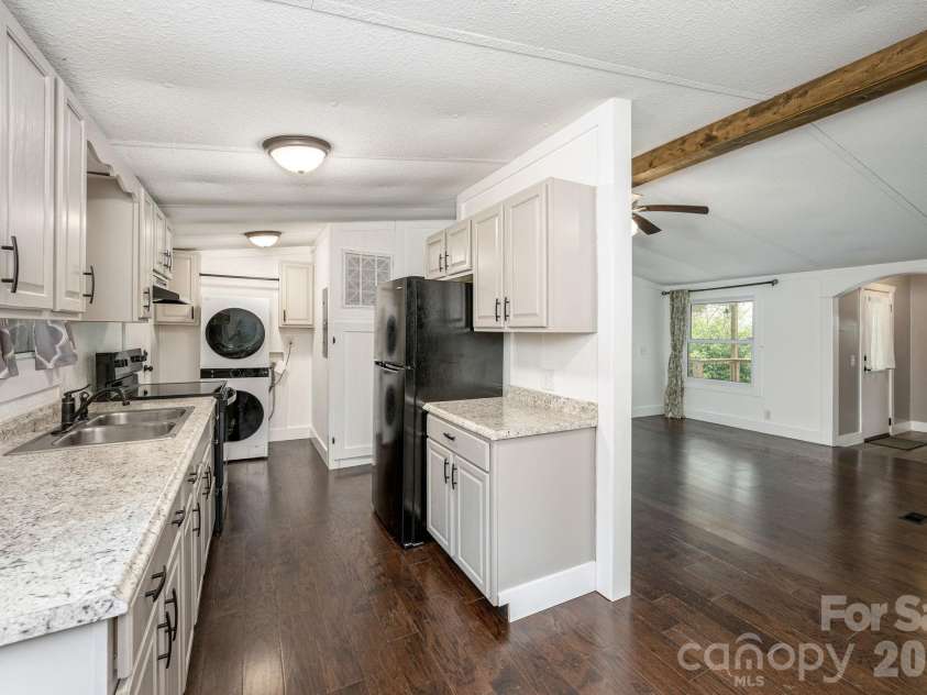37 Camden Way, Rosman, NC 28772.  MLS# CAR4366138, YatesRealty ID 13983. 