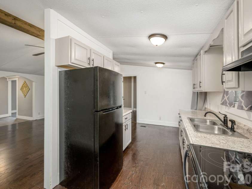 37 Camden Way, Rosman, NC 28772.  MLS# CAR4366138, YatesRealty ID 13983. Kitchen
