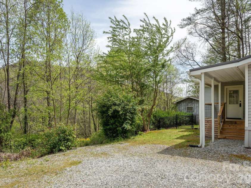 37 Camden Way, Rosman, NC 28772.  MLS# CAR4366138, YatesRealty ID 13983. Mountain view 