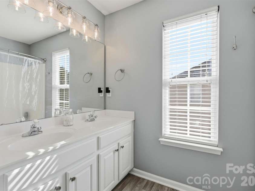 6004 Brook Valley Run, Monroe, NC 28110.  MLS# CAR4344182, YatesRealty ID 13984. Upstairs full bath