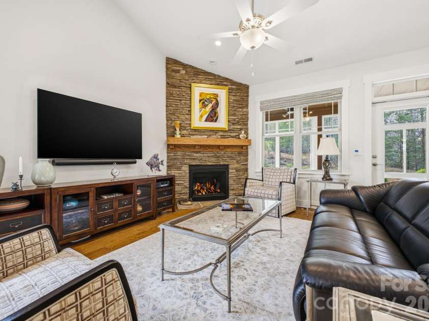 2 Lifestyle Court, Arden, NC 28704.  MLS# CAR4360396, YatesRealty ID 13985. Open floor plan with Vaulted ceiling