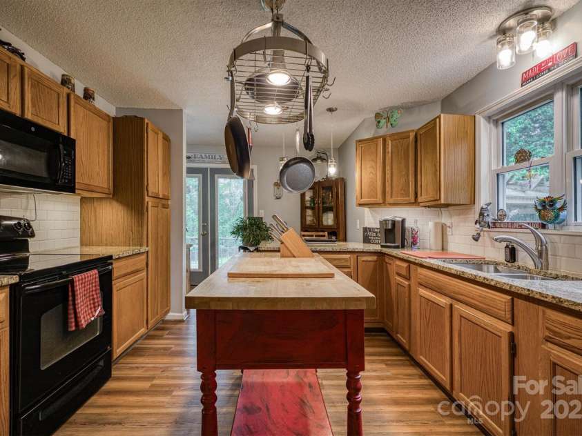 3085 Hunters Ridge Court, Morganton, NC 28655.  MLS# CAR4246443, YatesRealty ID 13985. 