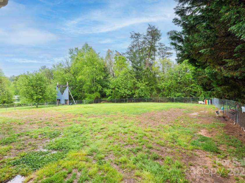 3085 Hunters Ridge Court, Morganton, NC 28655.  MLS# CAR4246443, YatesRealty ID 13985. 