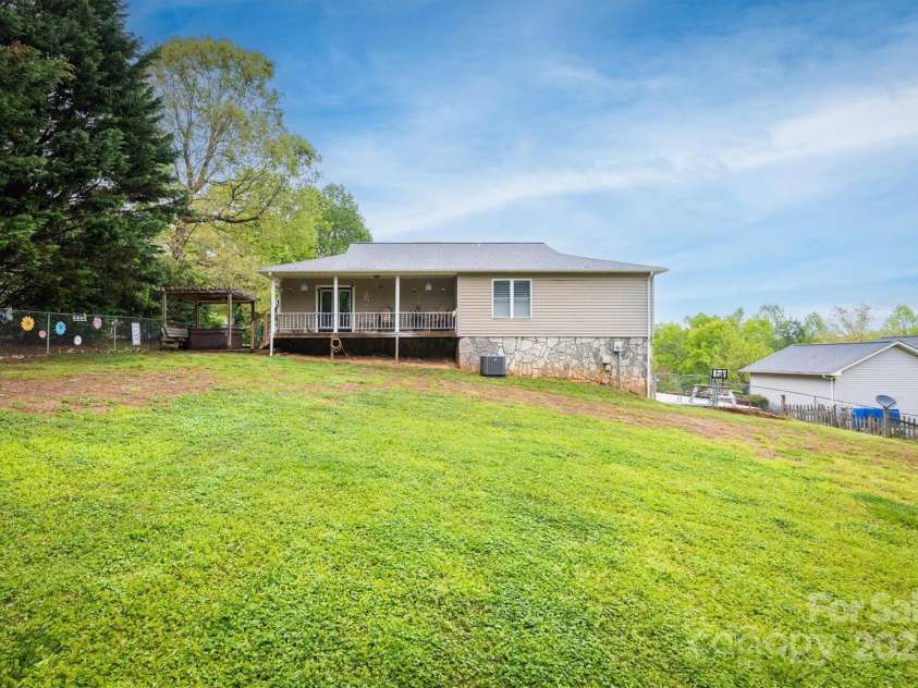3085 Hunters Ridge Court, Morganton, NC 28655.  MLS# CAR4246443, YatesRealty ID 13985. 
