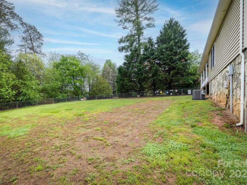 3085 Hunters Ridge Court, Morganton, NC 28655.  MLS# CAR4246443, YatesRealty ID 13985. 