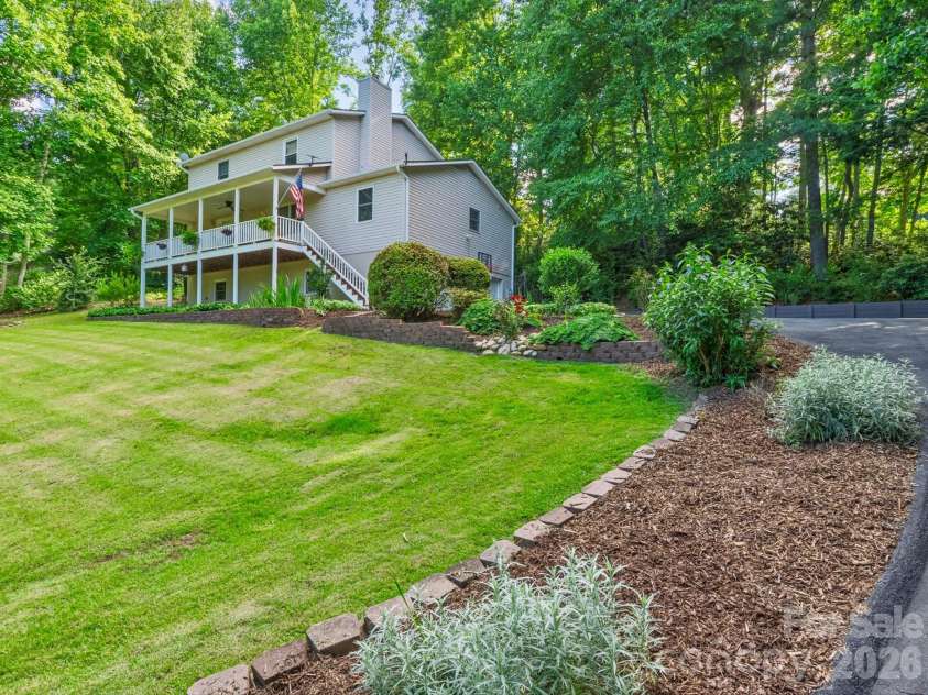26 Morrow Drive, Fairview, NC 28730.  MLS# CAR4349703, YatesRealty ID 13987. Welcome home to 26 Morrow!