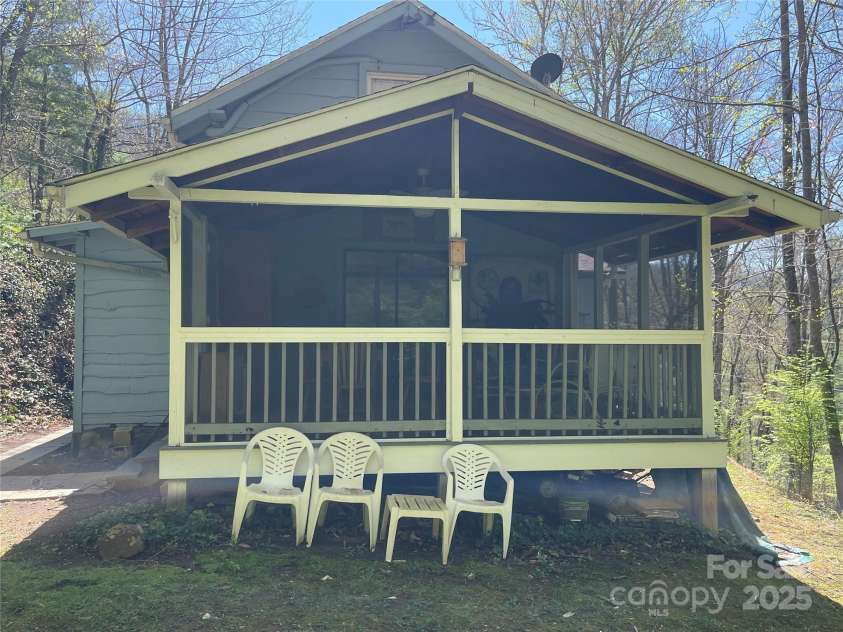347 Elk Road, Sylva, NC 28779.  MLS# CAR4202079, YatesRealty ID 13987. 