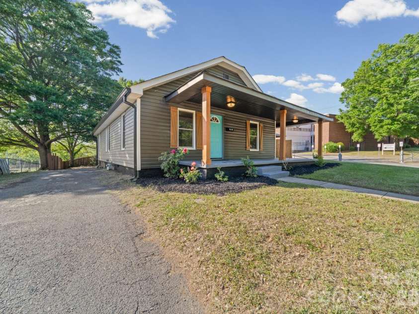 150 Cedar Drive, Concord, NC 28025.  MLS# CAR4368296, YatesRealty ID 13988. 