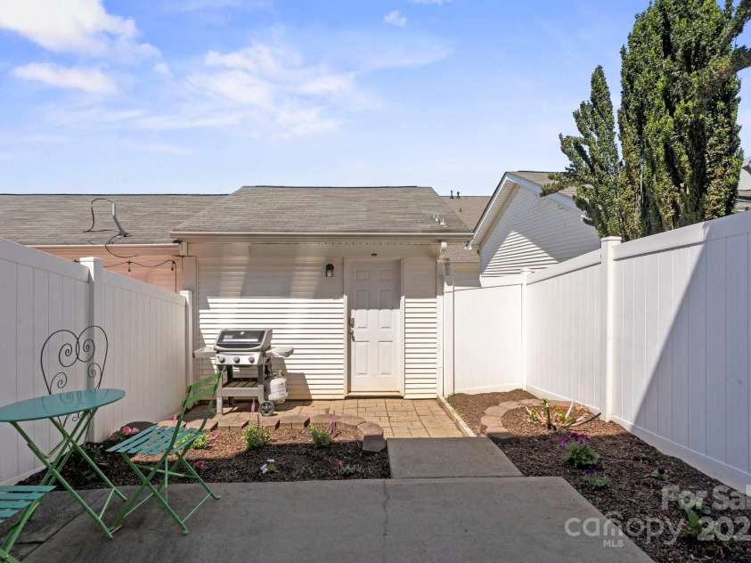 164 Singleton Road, Mooresville, NC 28117.  MLS# CAR4242800, YatesRealty ID 13988. Private backyard