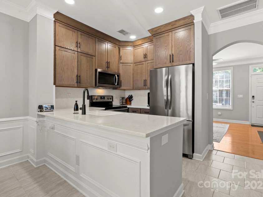 164 Singleton Road, Mooresville, NC 28117.  MLS# CAR4242800, YatesRealty ID 13988. Updated kitchen