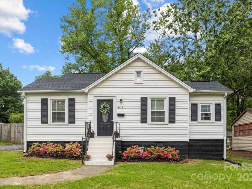2414 Remount Road, Charlotte, NC 28208.  MLS# CAR4243386, YatesRealty ID 13989. 