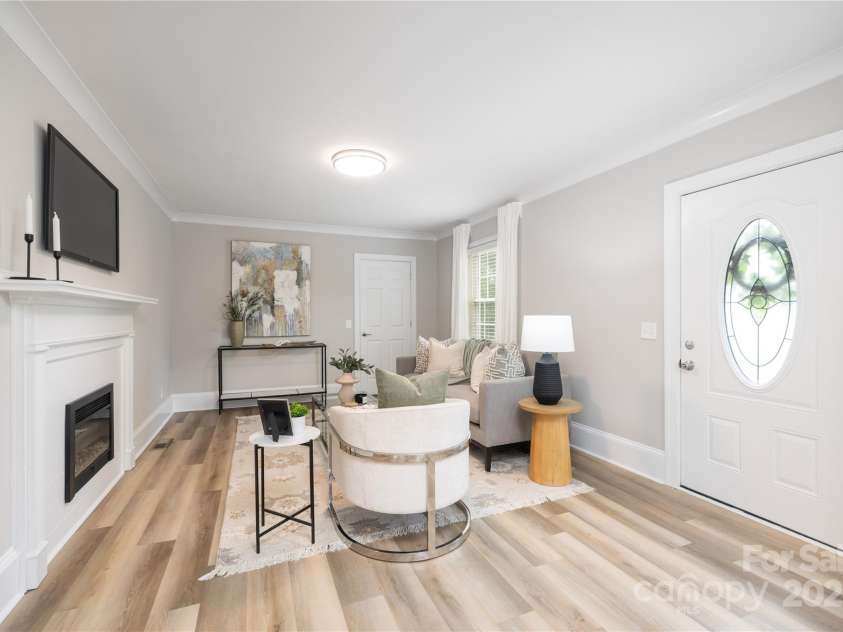 2414 Remount Road, Charlotte, NC 28208.  MLS# CAR4243386, YatesRealty ID 13989. 