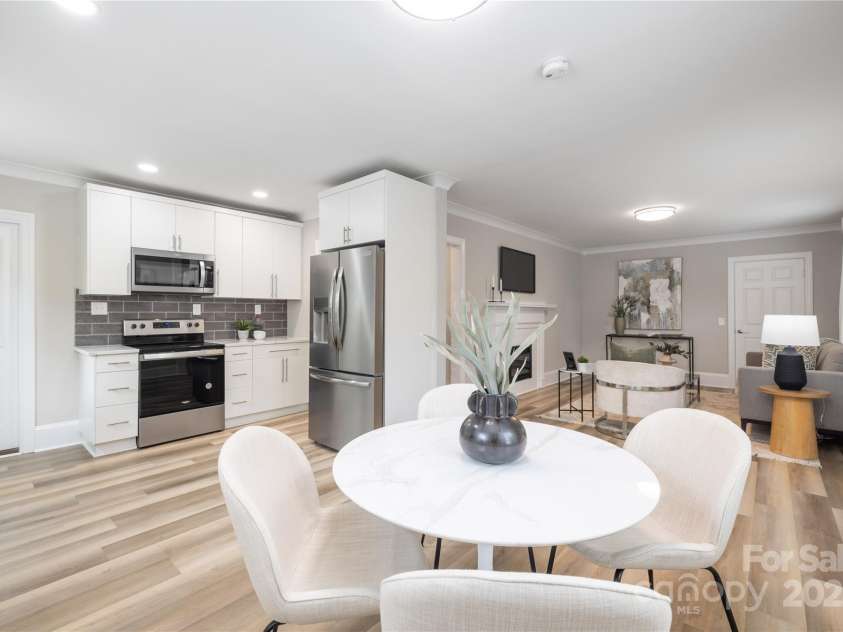 2414 Remount Road, Charlotte, NC 28208.  MLS# CAR4243386, YatesRealty ID 13989. 