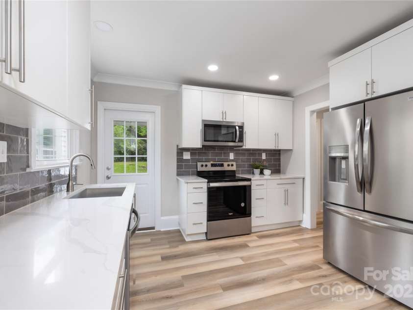2414 Remount Road, Charlotte, NC 28208.  MLS# CAR4243386, YatesRealty ID 13989. 