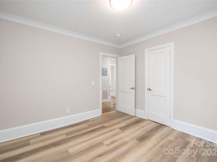 2414 Remount Road, Charlotte, NC 28208.  MLS# CAR4243386, YatesRealty ID 13989. 