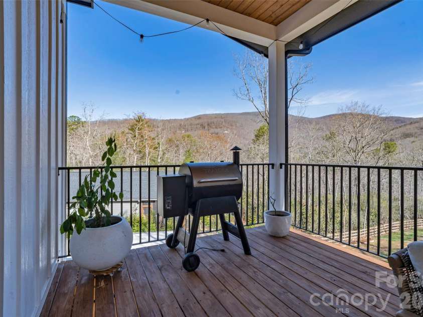 26 Pineview Road, Fairview, NC 28730.  MLS# CAR4357882, YatesRealty ID 13989. 