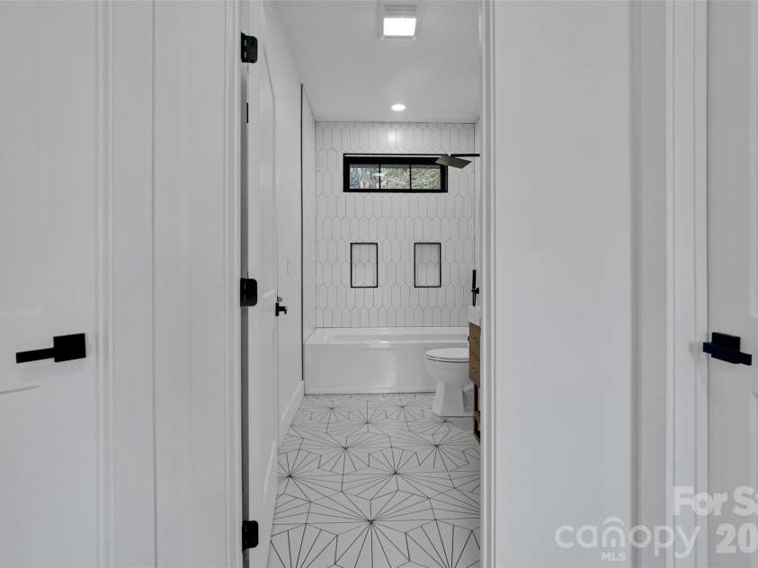 26 Pineview Road, Fairview, NC 28730.  MLS# CAR4357882, YatesRealty ID 13989. 