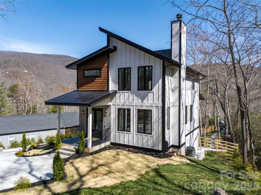 26 Pineview Road, Fairview, NC 28730.  MLS# CAR4357882, YatesRealty ID 13989. 