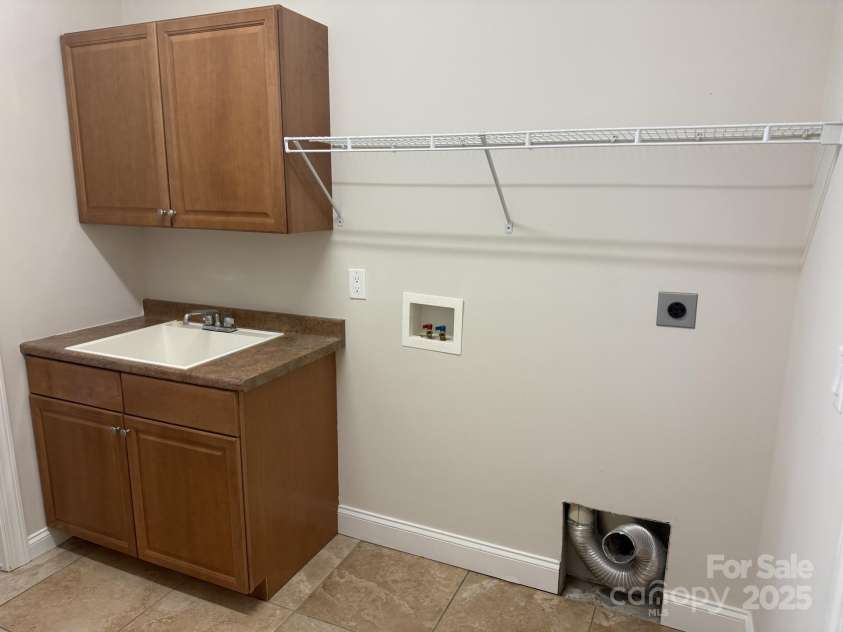 18 Eagle Pointe Way, Flat Rock, NC 28731.  MLS# CAR4306261, YatesRealty ID 1399. 