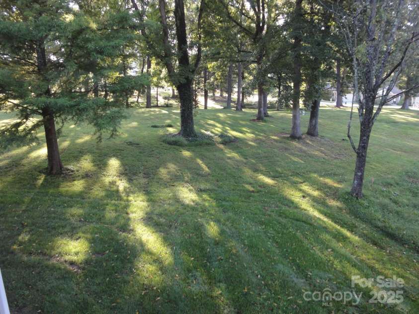 18 Eagle Pointe Way, Flat Rock, NC 28731.  MLS# CAR4306261, YatesRealty ID 1399. 