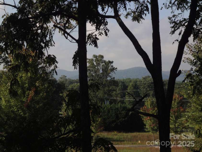 18 Eagle Pointe Way, Flat Rock, NC 28731.  MLS# CAR4306261, YatesRealty ID 1399. 