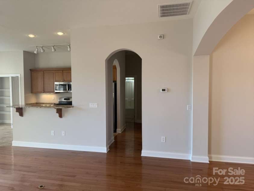 18 Eagle Pointe Way, Flat Rock, NC 28731.  MLS# CAR4306261, YatesRealty ID 1399. 