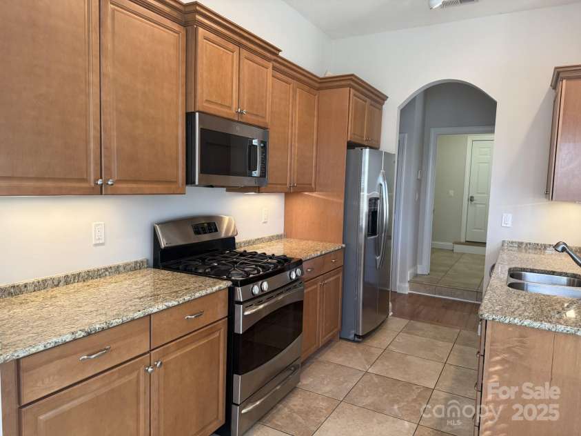 18 Eagle Pointe Way, Flat Rock, NC 28731.  MLS# CAR4306261, YatesRealty ID 1399. 