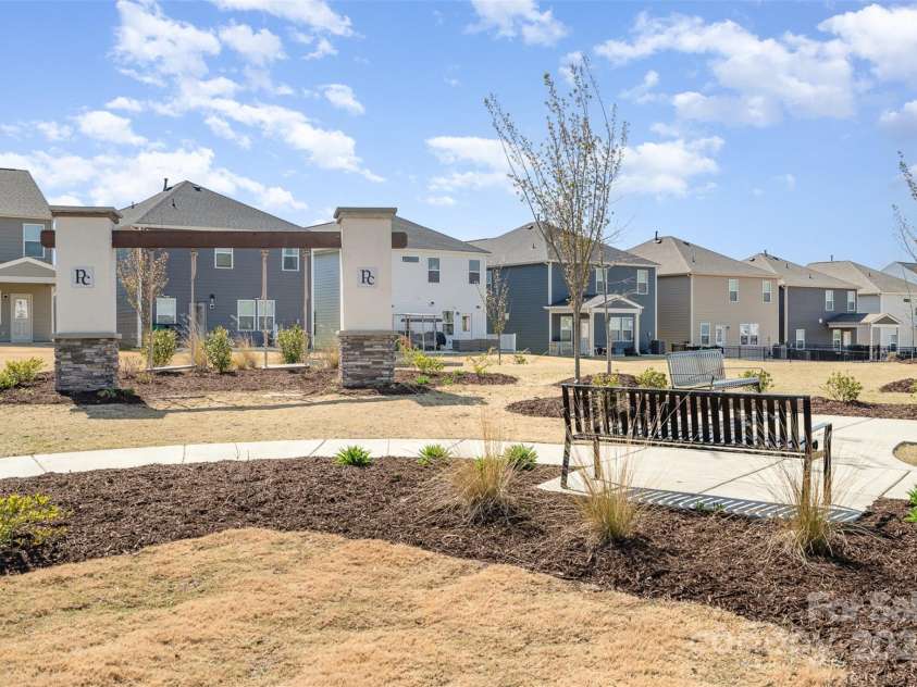 15616 Parkside Crossing Drive, Charlotte, NC 28278.  MLS# CAR4240173, YatesRealty ID 13990. 