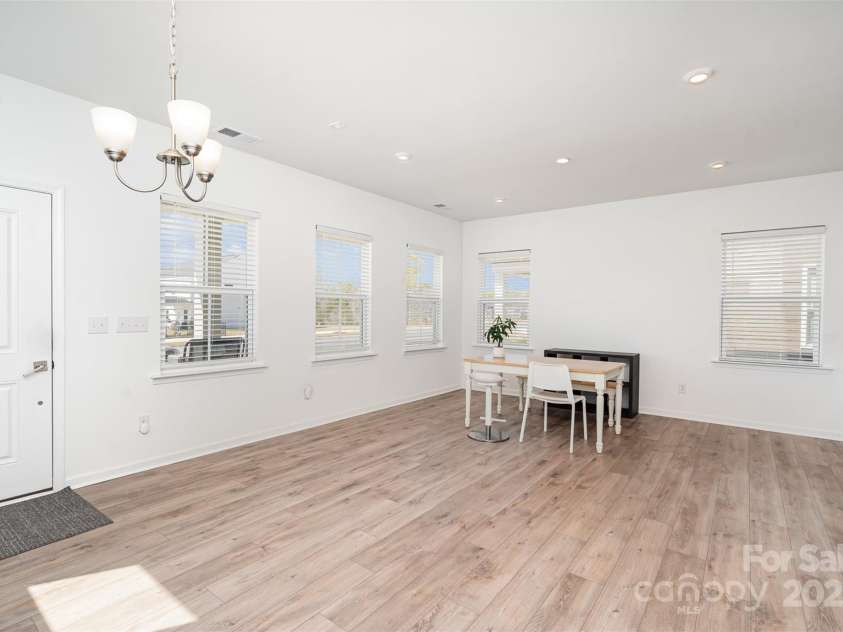 15616 Parkside Crossing Drive, Charlotte, NC 28278.  MLS# CAR4240173, YatesRealty ID 13990. 