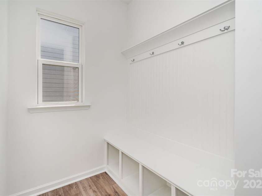 15616 Parkside Crossing Drive, Charlotte, NC 28278.  MLS# CAR4240173, YatesRealty ID 13990. 